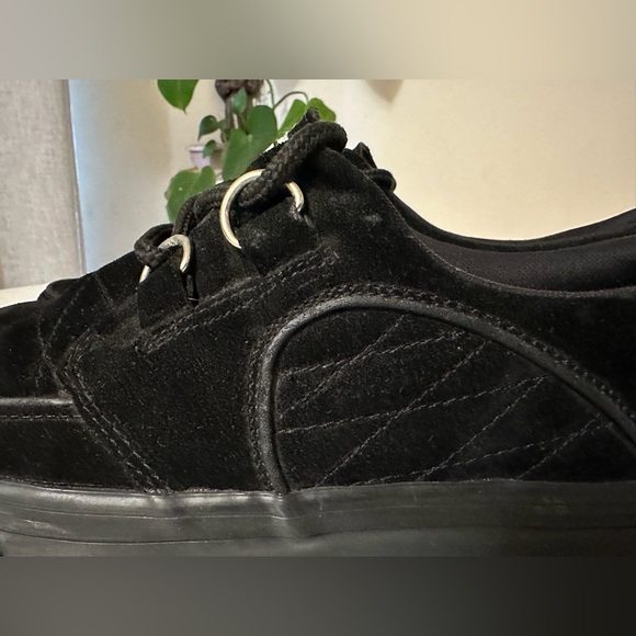 T.U.K. Black Suede D-Ring Sneaker US Men 11 US Women 13 - Picture 4 of 15
